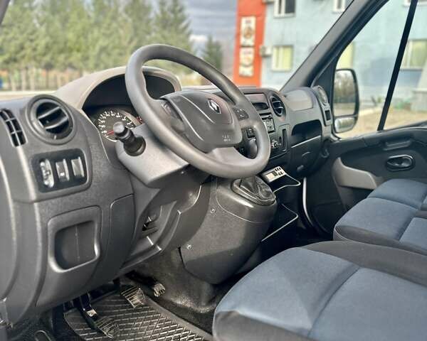 Белый Рено Мастер, объемом двигателя 2.3 л и пробегом 296 тыс. км за 18750 $, фото 31 на Automoto.ua