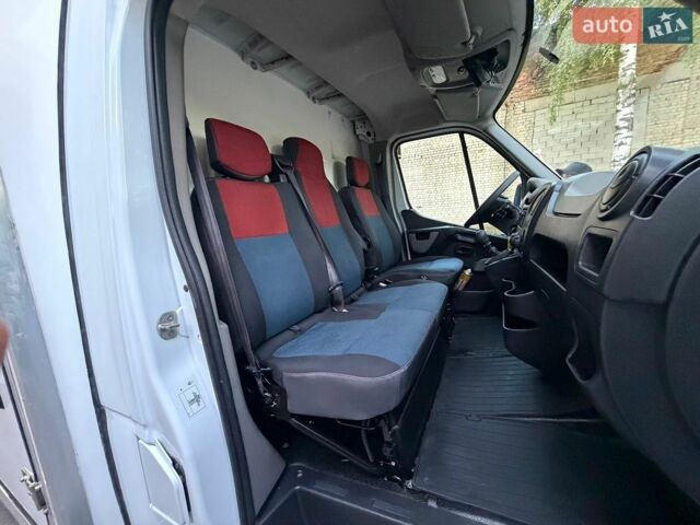 Белый Рено Мастер, объемом двигателя 2.3 л и пробегом 212 тыс. км за 17600 $, фото 55 на Automoto.ua