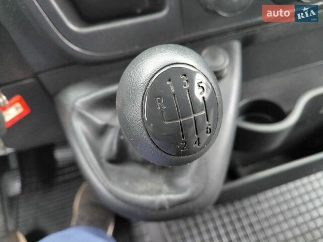 Белый Рено Мастер, объемом двигателя 2.3 л и пробегом 263 тыс. км за 14600 $, фото 53 на Automoto.ua