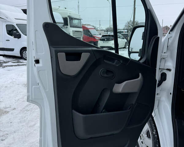 Белый Рено Мастер, объемом двигателя 2.3 л и пробегом 170 тыс. км за 22700 $, фото 17 на Automoto.ua