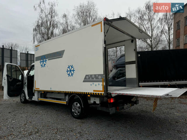 Белый Рено Мастер, объемом двигателя 0 л и пробегом 235 тыс. км за 19900 $, фото 12 на Automoto.ua