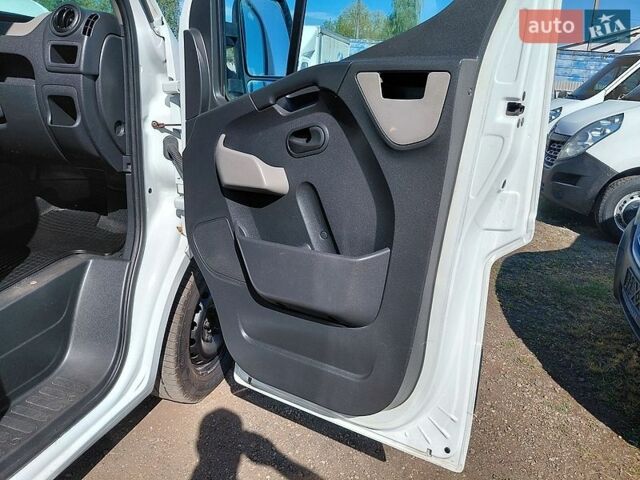 Белый Рено Мастер, объемом двигателя 2.3 л и пробегом 263 тыс. км за 13900 $, фото 40 на Automoto.ua