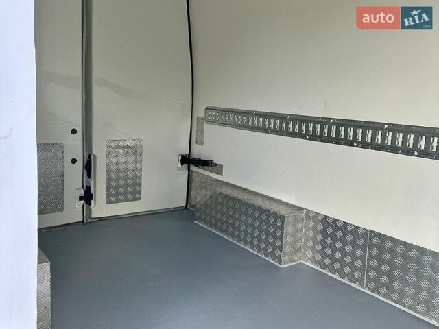 Белый Рено Мастер, объемом двигателя 2.3 л и пробегом 307 тыс. км за 18850 $, фото 17 на Automoto.ua