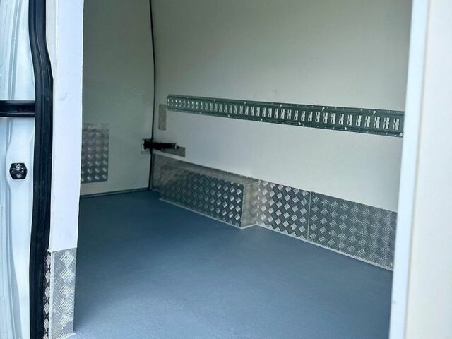 Белый Рено Мастер, объемом двигателя 2.3 л и пробегом 307 тыс. км за 18850 $, фото 16 на Automoto.ua