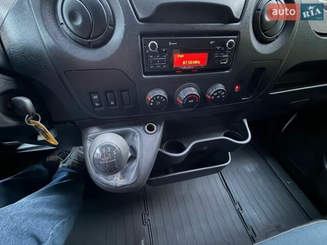 Белый Рено Мастер, объемом двигателя 2.3 л и пробегом 212 тыс. км за 17600 $, фото 41 на Automoto.ua