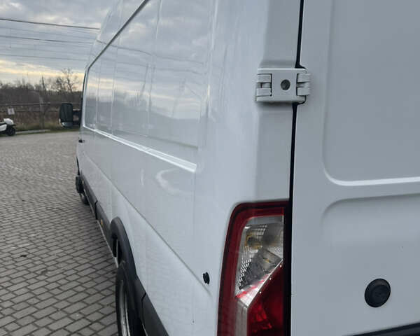 Белый Рено Мастер, объемом двигателя 2.3 л и пробегом 450 тыс. км за 20000 $, фото 9 на Automoto.ua