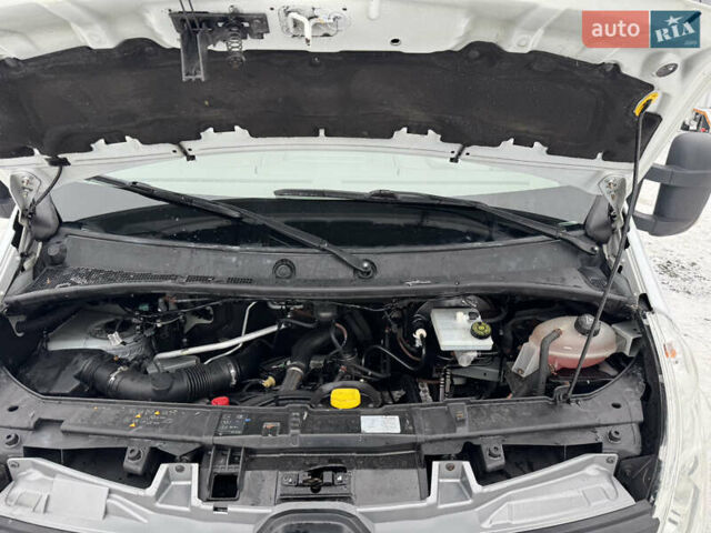 Белый Рено Мастер, объемом двигателя 2.3 л и пробегом 170 тыс. км за 22700 $, фото 6 на Automoto.ua