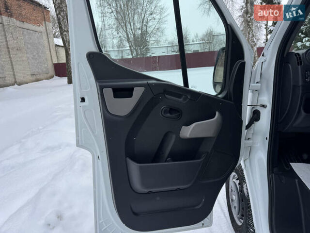 Білий Рено Мастєр, об'ємом двигуна 2.3 л та пробігом 133 тис. км за 18900 $, фото 37 на Automoto.ua