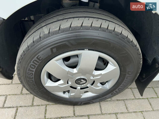 Білий Рено Мастєр, об'ємом двигуна 2.3 л та пробігом 250 тис. км за 18500 $, фото 17 на Automoto.ua