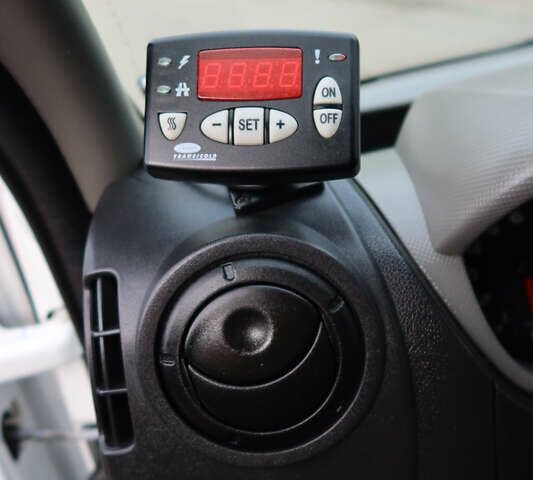 Білий Рено Мастєр, об'ємом двигуна 2.3 л та пробігом 250 тис. км за 27800 $, фото 25 на Automoto.ua