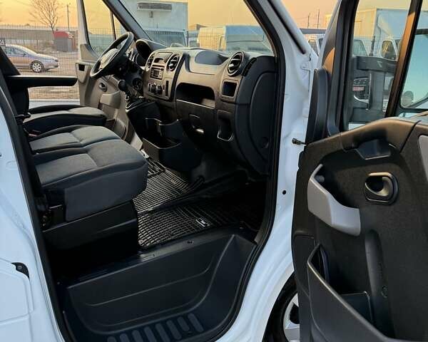 Білий Рено Мастєр, об'ємом двигуна 2.3 л та пробігом 278 тис. км за 22600 $, фото 28 на Automoto.ua