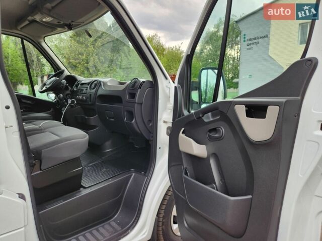 Белый Рено Мастер, объемом двигателя 2.3 л и пробегом 217 тыс. км за 21500 $, фото 16 на Automoto.ua