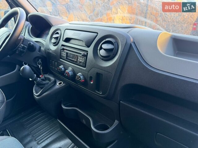 Белый Рено Мастер, объемом двигателя 2.3 л и пробегом 295 тыс. км за 18300 $, фото 45 на Automoto.ua