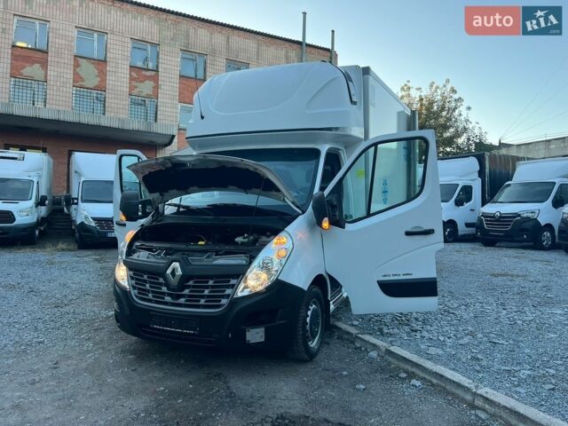 Белый Рено Мастер, объемом двигателя 2.3 л и пробегом 225 тыс. км за 20900 $, фото 1 на Automoto.ua