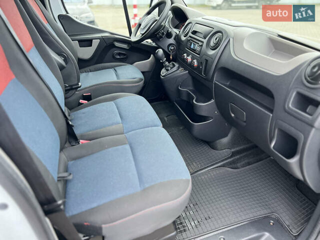 Білий Рено Мастєр, об'ємом двигуна 2.3 л та пробігом 250 тис. км за 18500 $, фото 32 на Automoto.ua