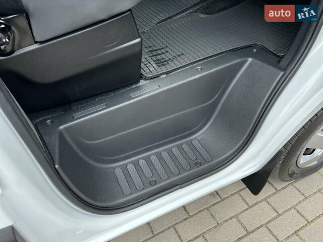 Белый Рено Мастер, объемом двигателя 2.3 л и пробегом 250 тыс. км за 17900 $, фото 31 на Automoto.ua