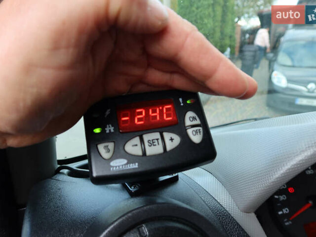 Білий Рено Мастєр, об'ємом двигуна 2.3 л та пробігом 250 тис. км за 27800 $, фото 95 на Automoto.ua