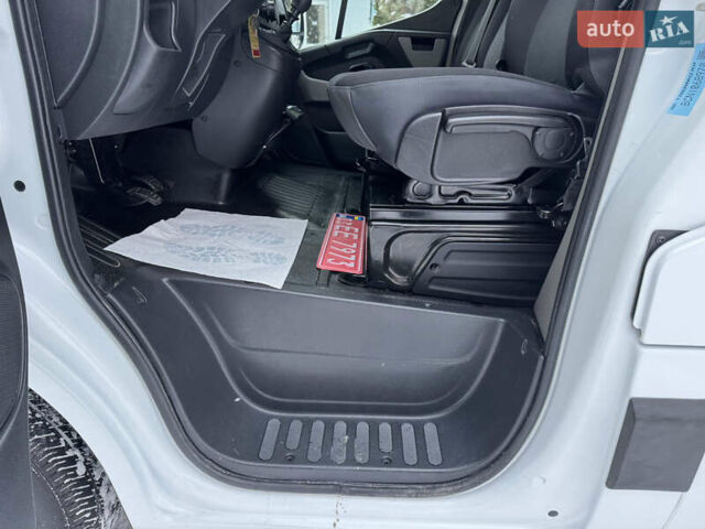 Білий Рено Мастєр, об'ємом двигуна 2.3 л та пробігом 133 тис. км за 18900 $, фото 40 на Automoto.ua