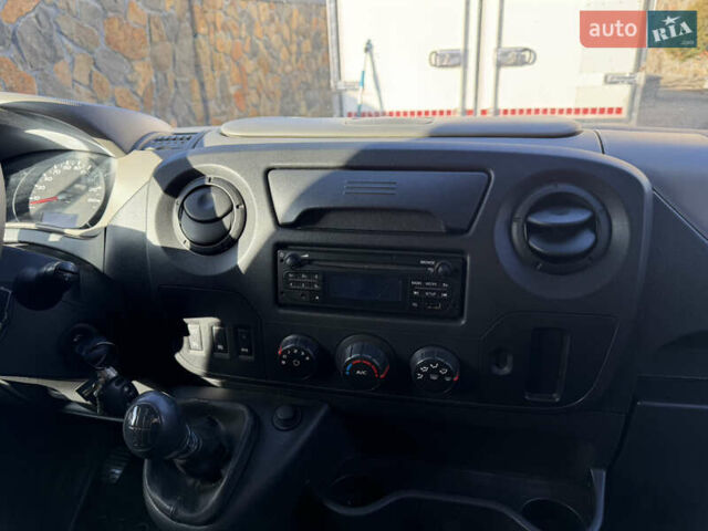 Белый Рено Мастер, объемом двигателя 2.3 л и пробегом 279 тыс. км за 18400 $, фото 64 на Automoto.ua