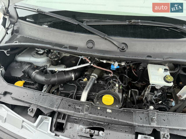 Белый Рено Мастер, объемом двигателя 2.3 л и пробегом 280 тыс. км за 17700 $, фото 27 на Automoto.ua