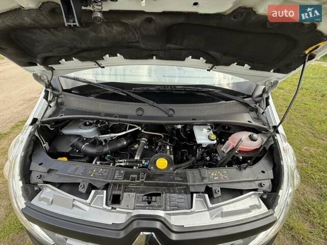 Білий Рено Мастєр, об'ємом двигуна 2.3 л та пробігом 229 тис. км за 21950 $, фото 35 на Automoto.ua