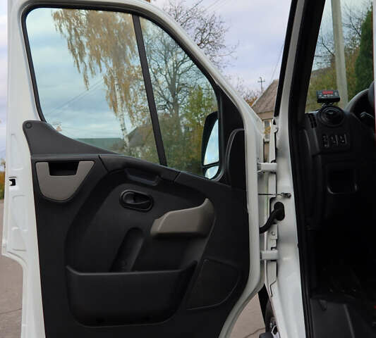 Білий Рено Мастєр, об'ємом двигуна 2.3 л та пробігом 250 тис. км за 27800 $, фото 35 на Automoto.ua