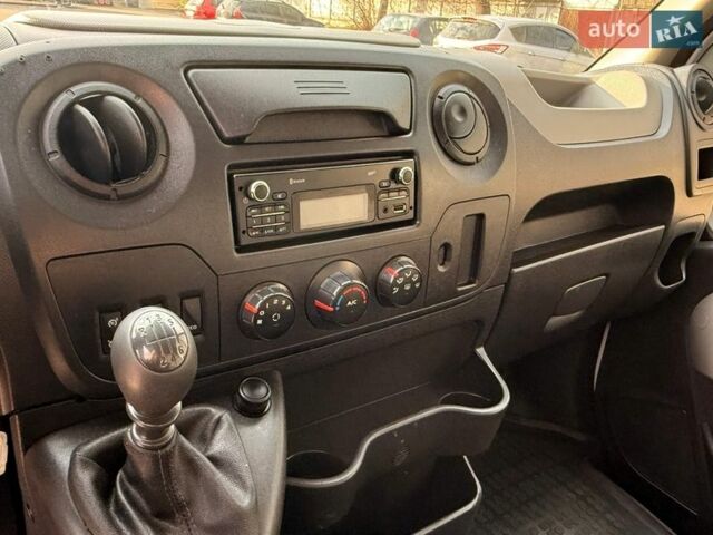 Белый Рено Мастер, объемом двигателя 2.3 л и пробегом 293 тыс. км за 19900 $, фото 36 на Automoto.ua