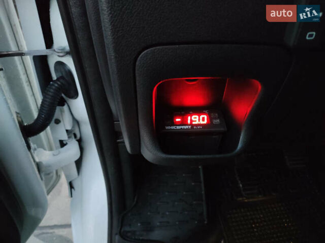 Рено Мастер 2017 в Киеве на Automoto.ua Белый Рено Мастер, объемом двигателя 2.3 л и пробегом 205 тыс. км за 22500 $, фото 13 на Automoto.ua