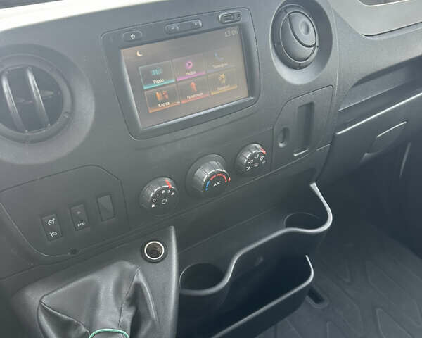 Білий Рено Мастєр, об'ємом двигуна 2.3 л та пробігом 346 тис. км за 19399 $, фото 10 на Automoto.ua