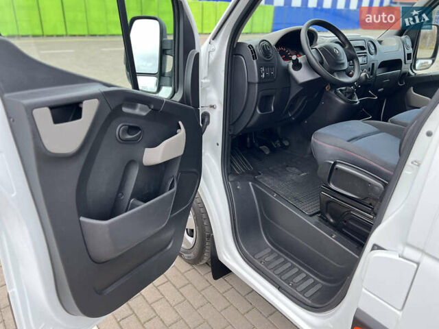 Білий Рено Мастєр, об'ємом двигуна 2.3 л та пробігом 250 тис. км за 18500 $, фото 35 на Automoto.ua