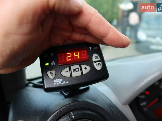 Білий Рено Мастєр, об'ємом двигуна 2.3 л та пробігом 250 тис. км за 27800 $, фото 94 на Automoto.ua