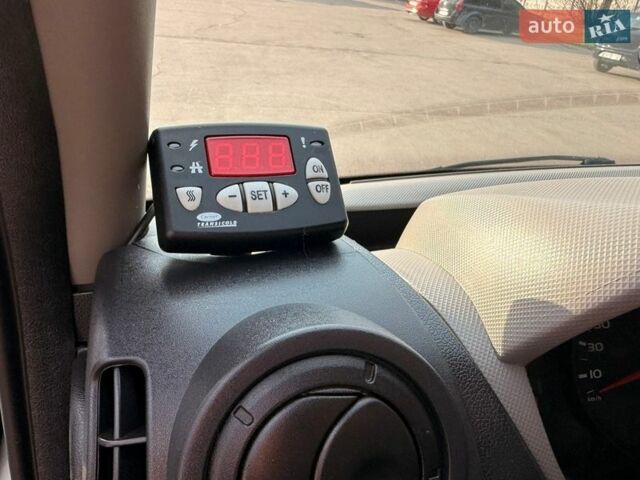 Белый Рено Мастер, объемом двигателя 2.3 л и пробегом 293 тыс. км за 19900 $, фото 30 на Automoto.ua