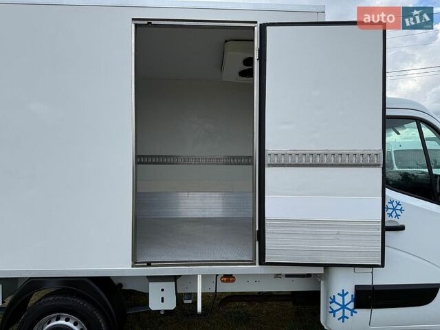 Белый Рено Мастер, объемом двигателя 2.3 л и пробегом 240 тыс. км за 22600 $, фото 18 на Automoto.ua