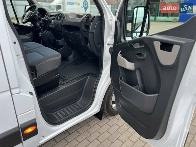 Белый Рено Мастер, объемом двигателя 2.3 л и пробегом 250 тыс. км за 17900 $, фото 29 на Automoto.ua