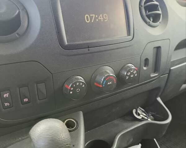 Белый Рено Мастер, объемом двигателя 2.3 л и пробегом 215 тыс. км за 17500 $, фото 12 на Automoto.ua