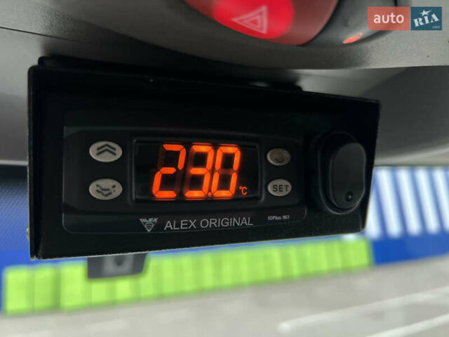 Білий Рено Мастєр, об'ємом двигуна 2.3 л та пробігом 250 тис. км за 18500 $, фото 46 на Automoto.ua