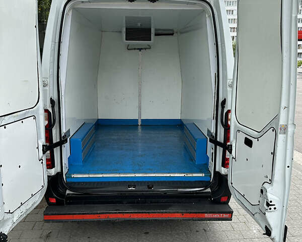 Белый Рено Мастер, объемом двигателя 2.3 л и пробегом 140 тыс. км за 16700 $, фото 4 на Automoto.ua