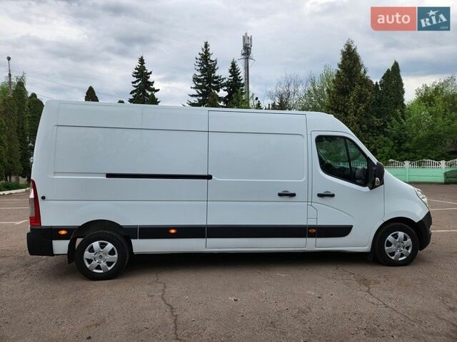 Белый Рено Мастер, объемом двигателя 2.3 л и пробегом 216 тыс. км за 21999 $, фото 2 на Automoto.ua