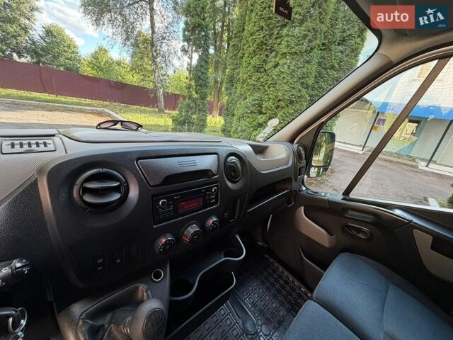 Белый Рено Мастер, объемом двигателя 2.3 л и пробегом 220 тыс. км за 17900 $, фото 40 на Automoto.ua