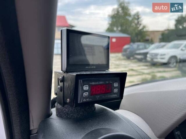 Белый Рено Мастер, объемом двигателя 2.3 л и пробегом 395 тыс. км за 15799 $, фото 34 на Automoto.ua