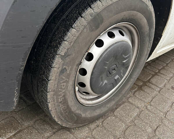 Білий Рено Мастєр, об'ємом двигуна 2.3 л та пробігом 680 тис. км за 18200 $, фото 13 на Automoto.ua