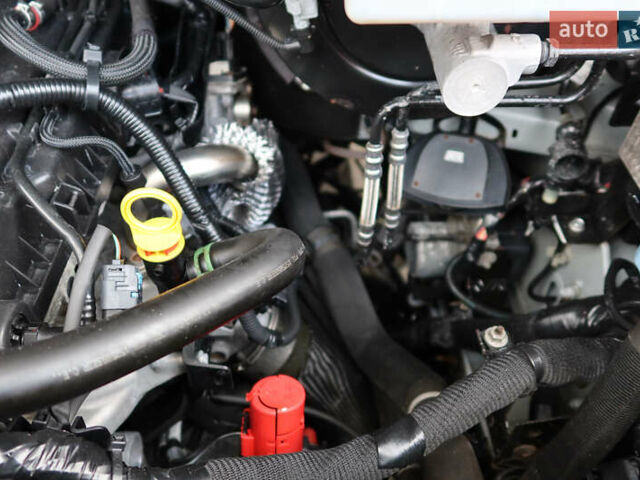 Білий Рено Мастєр, об'ємом двигуна 2.3 л та пробігом 250 тис. км за 27800 $, фото 85 на Automoto.ua