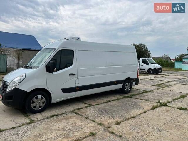 Белый Рено Мастер, объемом двигателя 2.3 л и пробегом 395 тыс. км за 15799 $, фото 3 на Automoto.ua