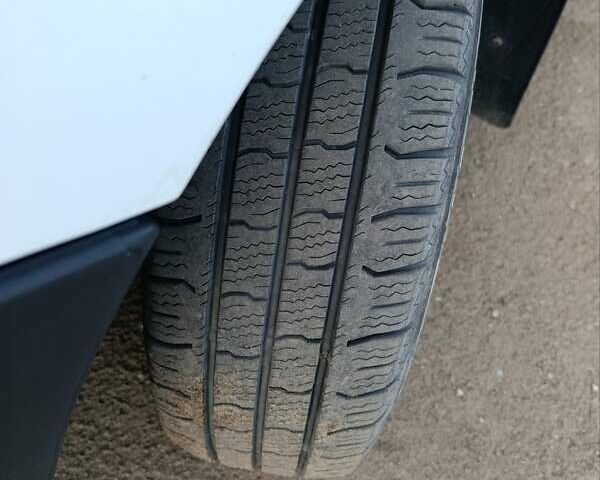 Белый Рено Мастер, объемом двигателя 2.3 л и пробегом 215 тыс. км за 17500 $, фото 10 на Automoto.ua