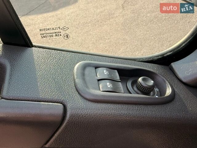 Белый Рено Мастер, объемом двигателя 2.3 л и пробегом 293 тыс. км за 19900 $, фото 28 на Automoto.ua