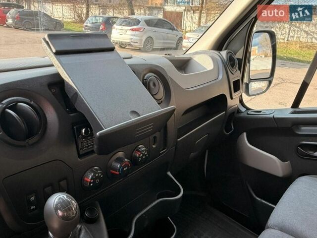 Белый Рено Мастер, объемом двигателя 2.3 л и пробегом 293 тыс. км за 19900 $, фото 32 на Automoto.ua