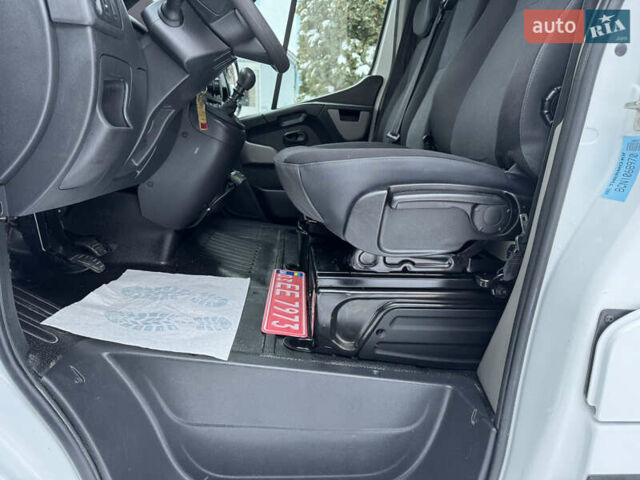 Білий Рено Мастєр, об'ємом двигуна 2.3 л та пробігом 133 тис. км за 18900 $, фото 41 на Automoto.ua