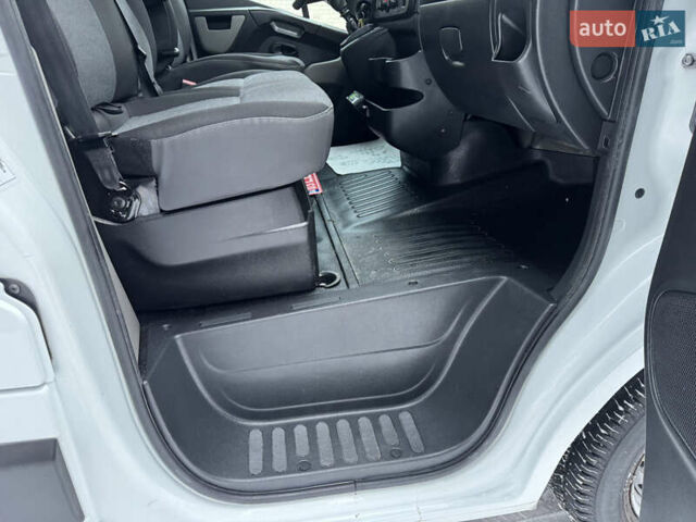 Білий Рено Мастєр, об'ємом двигуна 2.3 л та пробігом 133 тис. км за 18900 $, фото 58 на Automoto.ua