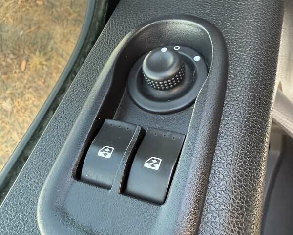 Білий Рено Мастєр, об'ємом двигуна 2.3 л та пробігом 278 тис. км за 22600 $, фото 34 на Automoto.ua