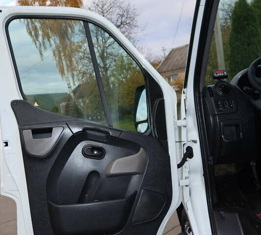 Білий Рено Мастєр, об'ємом двигуна 2.3 л та пробігом 250 тис. км за 27800 $, фото 39 на Automoto.ua